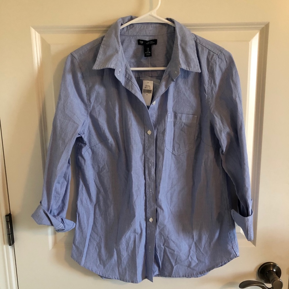 BNWT Gap Button Down Shirt
